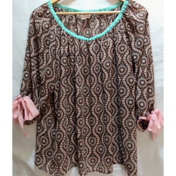 Altar'd State Women's Blouse Pheasant Style Top Size Medium - Picture 1 of 4
